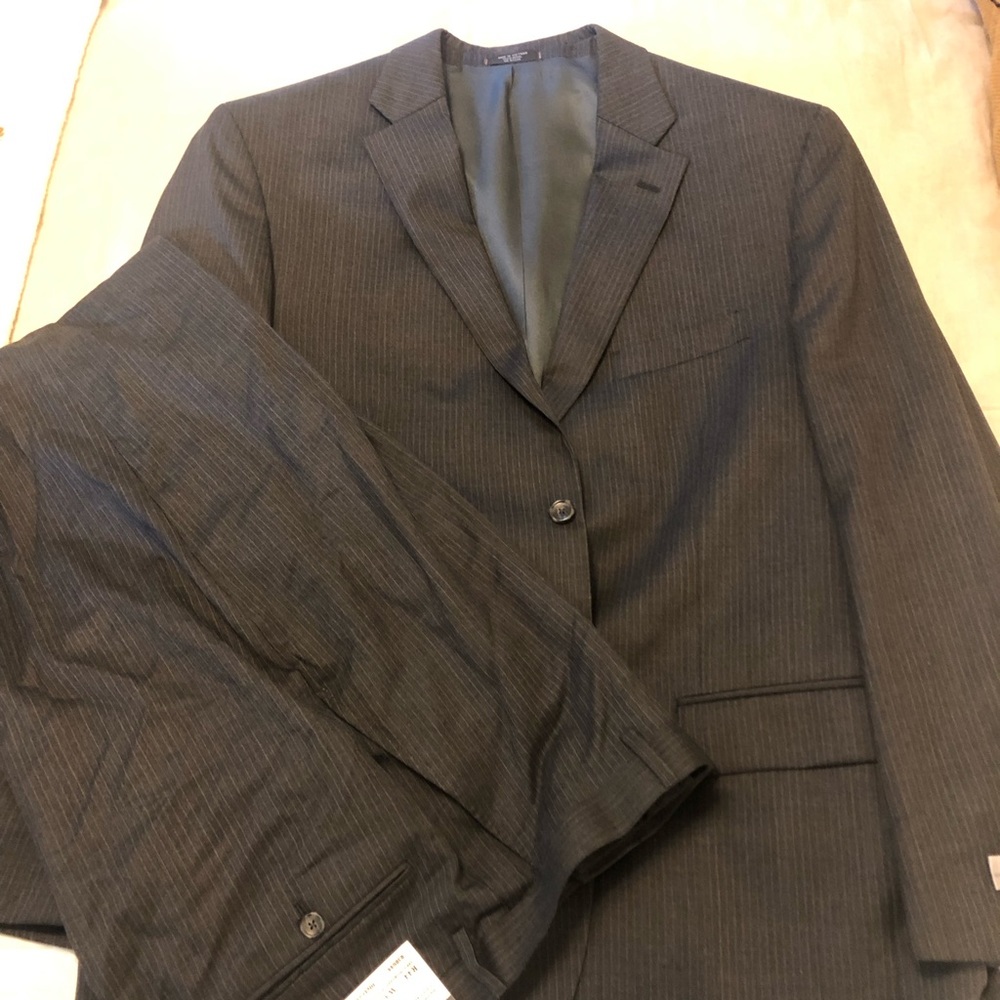 NWT Jones New York men’s suit.